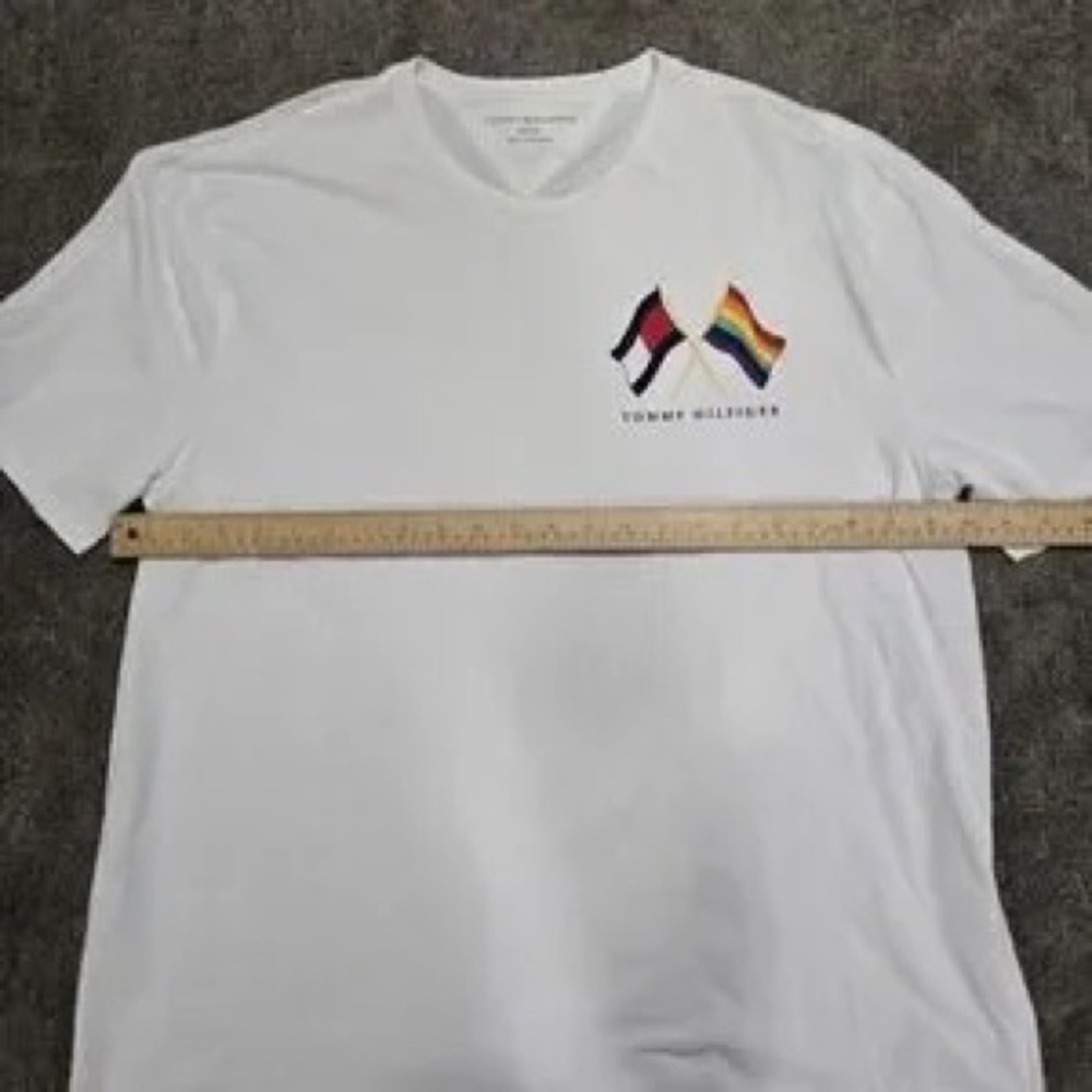 Guess White Short Sleeve Tee with Small Multicolor Chest Print - Picture 2 of 9
